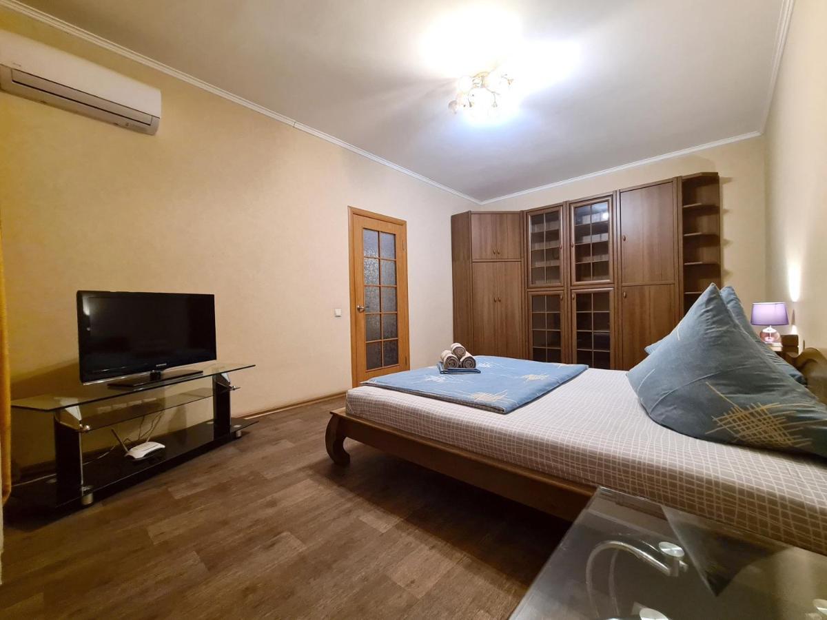 1-Room Luxury Apartment On Sobornyi Avenue 170-V, By Grandhome Запорожье Экстерьер фото